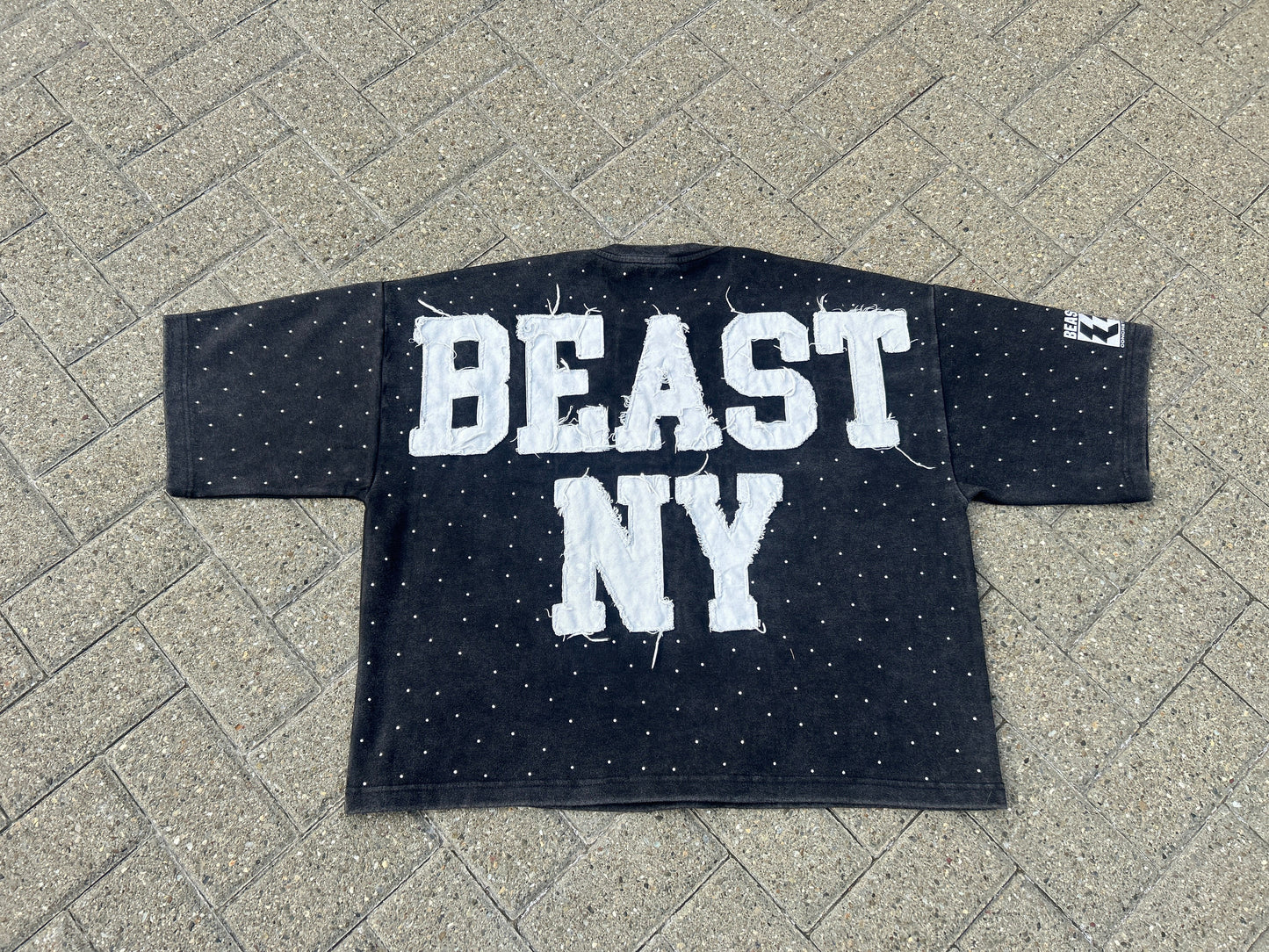 Beast NY Statue of Liberty "Middle Finger" Rhinestone Acid Wash Distress Summer Set