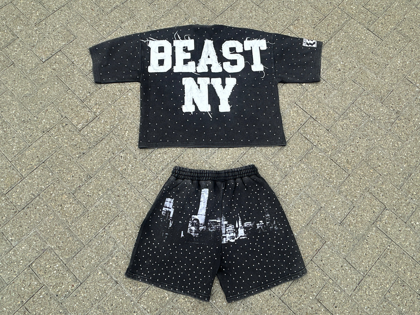 Beast NY Statue of Liberty "Middle Finger" Rhinestone Acid Wash Distress Summer Set