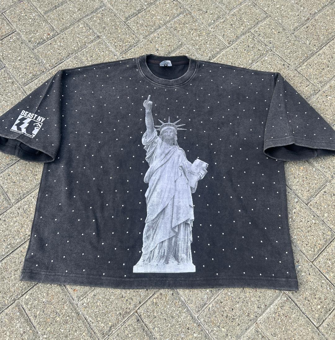 Beast NY Statue of Liberty "Middle Finger" Rhinestone Acid Wash Distress Summer Set